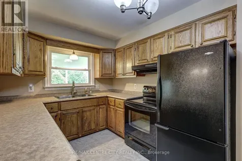 9 Northwood Place St. Thomas ON N5P 3X3