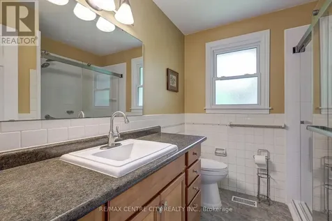 9 Northwood Place St. Thomas ON N5P 3X3