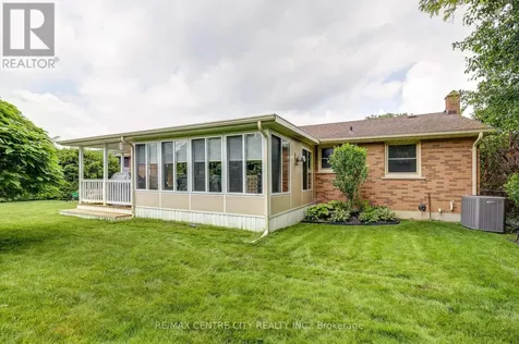 9 Northwood Place St. Thomas ON N5P 3X3