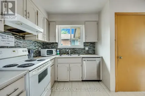 115 Scenic Wood Crescent Kitchener ON N2A 3N2