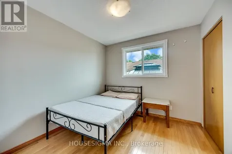 115 Scenic Wood Crescent Kitchener ON N2A 3N2