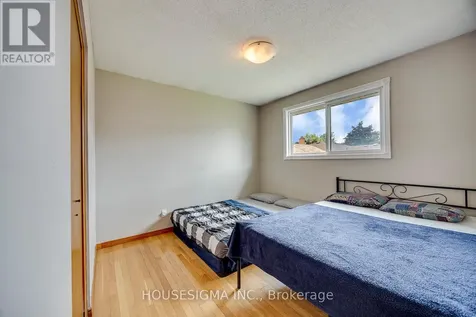 115 Scenic Wood Crescent Kitchener ON N2A 3N2