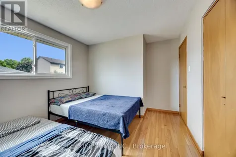 115 Scenic Wood Crescent Kitchener ON N2A 3N2