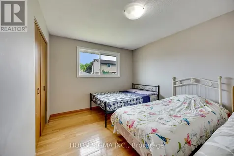115 Scenic Wood Crescent Kitchener ON N2A 3N2
