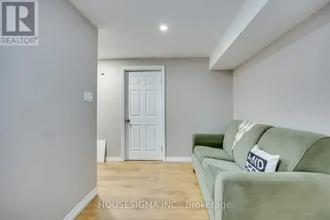 115 Scenic Wood Crescent Kitchener ON N2A 3N2