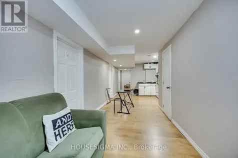 115 Scenic Wood Crescent Kitchener ON N2A 3N2
