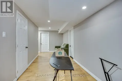 115 Scenic Wood Crescent Kitchener ON N2A 3N2