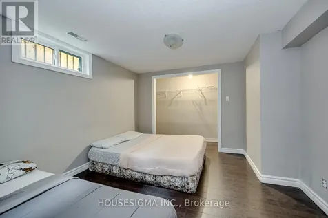 115 Scenic Wood Crescent Kitchener ON N2A 3N2