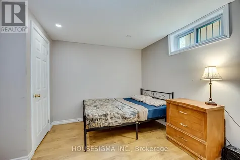 115 Scenic Wood Crescent Kitchener ON N2A 3N2