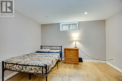 115 Scenic Wood Crescent Kitchener ON N2A 3N2