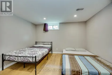 115 Scenic Wood Crescent Kitchener ON N2A 3N2