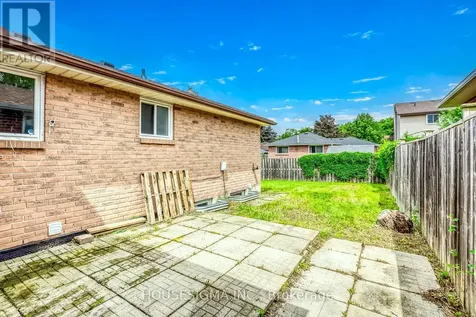 115 Scenic Wood Crescent Kitchener ON N2A 3N2