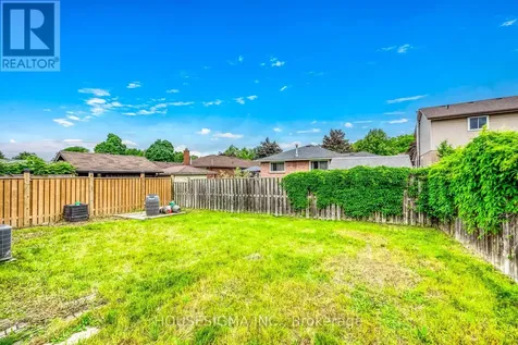 115 Scenic Wood Crescent Kitchener ON N2A 3N2
