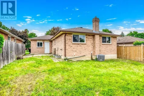 115 Scenic Wood Crescent Kitchener ON N2A 3N2