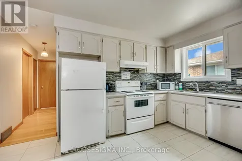 115 Scenic Wood Crescent Kitchener ON N2A 3N2