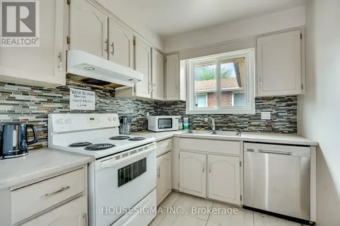 115 Scenic Wood Crescent Kitchener ON N2A 3N2