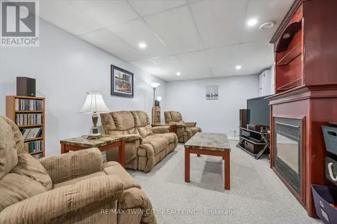 552 Greenbrook Drive Kitchener ON N2M 4K6
