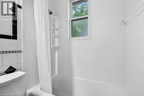 78 East 14th Street Hamilton ON L9A 4B5
