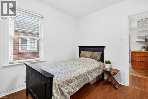 78 East 14th Street Hamilton ON L9A 4B5