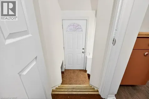 78 East 14th Street Hamilton ON L9A 4B5