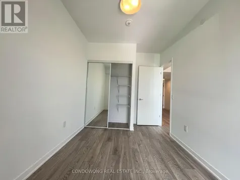 10 Oak Street Toronto (regent Park) ON M5A 0Z1