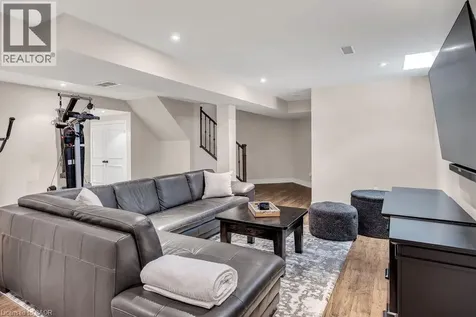 4176 Bianca Forest Drive Burlington ON L7M 4L4