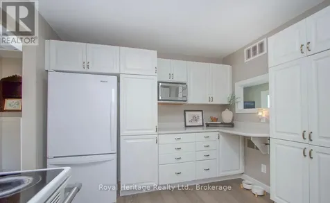 56 Pine Point Lane Scugog ON L9L 1B4