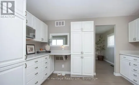 56 Pine Point Lane Scugog ON L9L 1B4