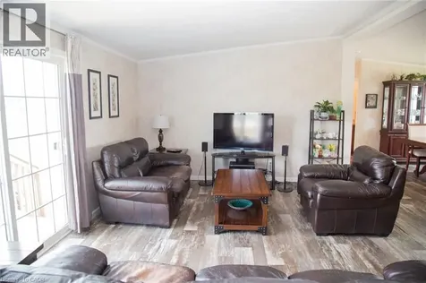26 Hickory Hollow Nanticoke ON N0A 1L0