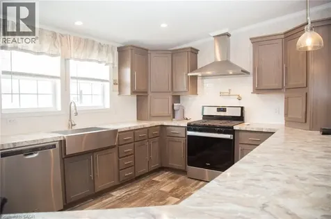26 Hickory Hollow Nanticoke ON N0A 1L0
