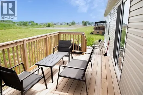26 Hickory Hollow Nanticoke ON N0A 1L0