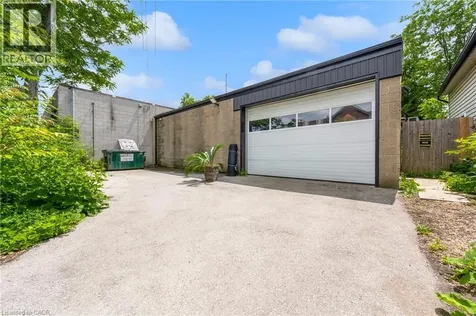 16 Myrtle Avenue Hamilton ON L8M 2E9