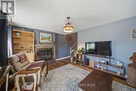 129 Pimprenelle Terrace Ottawa ON K1E 3S7