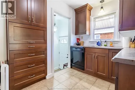 82 Mcfadden Avenue Chatham ON N7M 1Y6