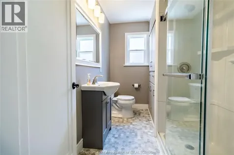 82 Mcfadden Avenue Chatham ON N7M 1Y6