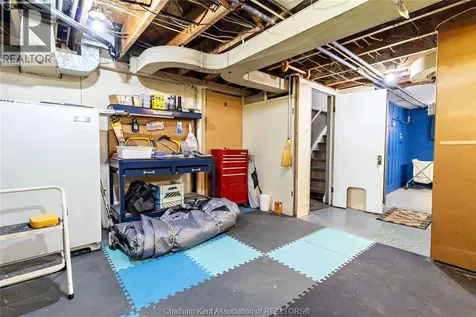 82 Mcfadden Avenue Chatham ON N7M 1Y6