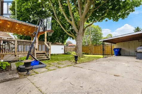 82 Mcfadden Avenue Chatham ON N7M 1Y6