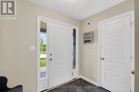 17 Bridle Path St. Thomas ON N5R 0B4