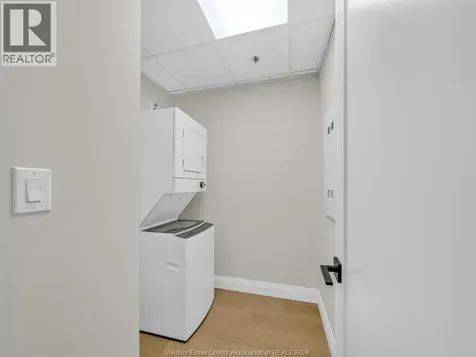 11646 Tecumseh Road East Windsor ON N8N 1L7