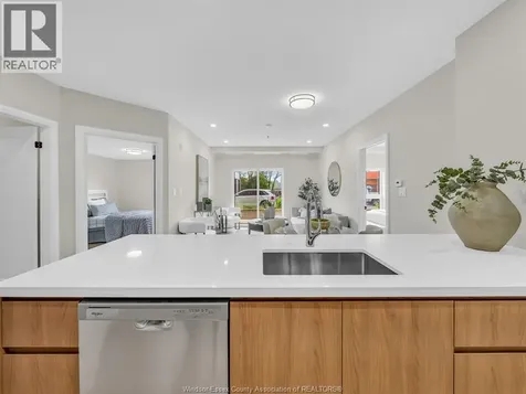 11646 Tecumseh Road East Windsor ON N8N 1L7