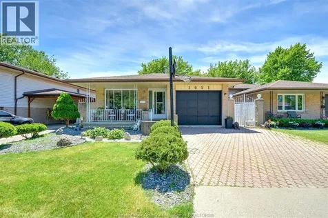 1651 Courtland Windsor ON N8T 3K5