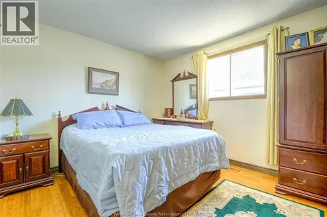 1651 Courtland Windsor ON N8T 3K5
