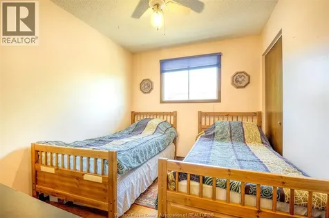 1651 Courtland Windsor ON N8T 3K5
