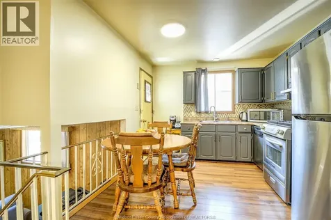 1651 Courtland Windsor ON N8T 3K5