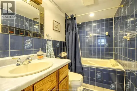 1651 Courtland Windsor ON N8T 3K5