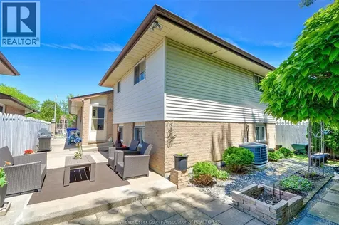 1651 Courtland Windsor ON N8T 3K5