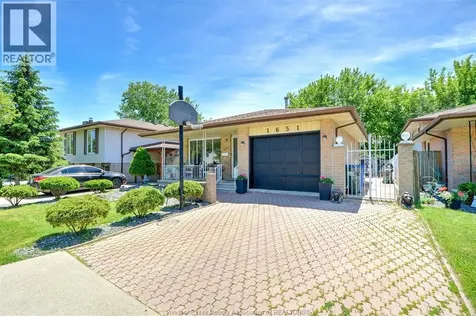 1651 Courtland Windsor ON N8T 3K5