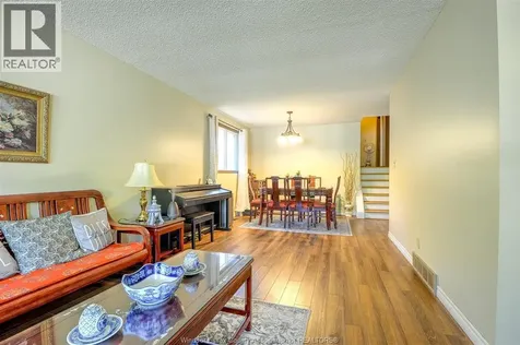 1651 Courtland Windsor ON N8T 3K5