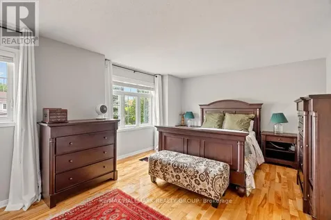 113 Carwood Circle Ottawa ON K1K 4V5