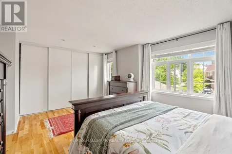 113 Carwood Circle Ottawa ON K1K 4V5